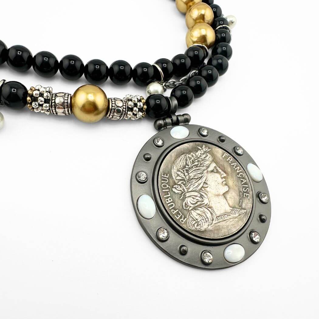 Black Gemstone Double With Pearls & Pendant