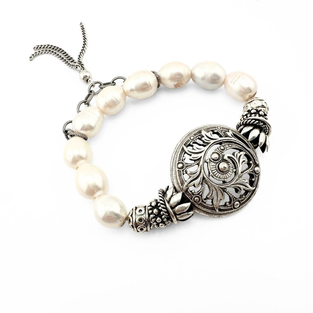 Medallion Pearl Stretch Bracelet