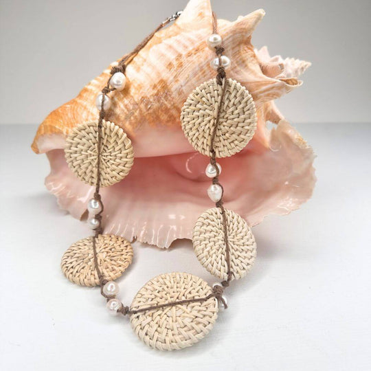 Rattan & Pearl Necklace Magnetic