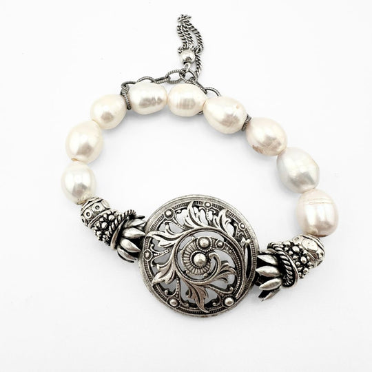 Medallion Pearl Stretch Bracelet