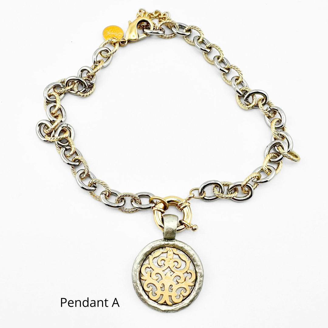 Chain With Pendant Hammered Inlay