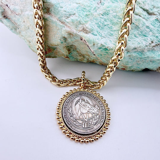 "Lucky Stride" – Horse &amp; Horseshoe Pendant Necklace on Gold Wheat Chain