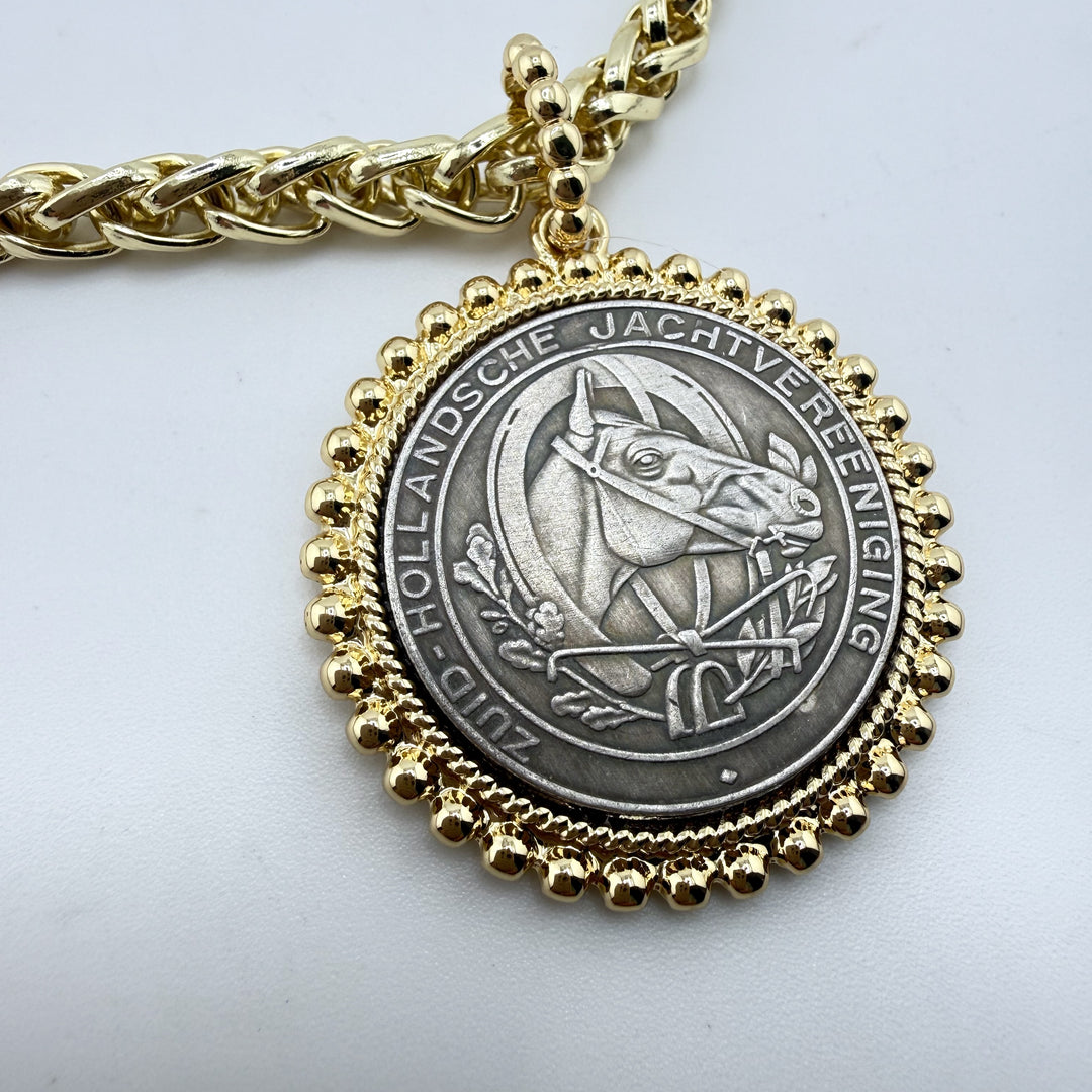 "Lucky Stride" – Horse &amp; Horseshoe Pendant Necklace on Gold Wheat Chain