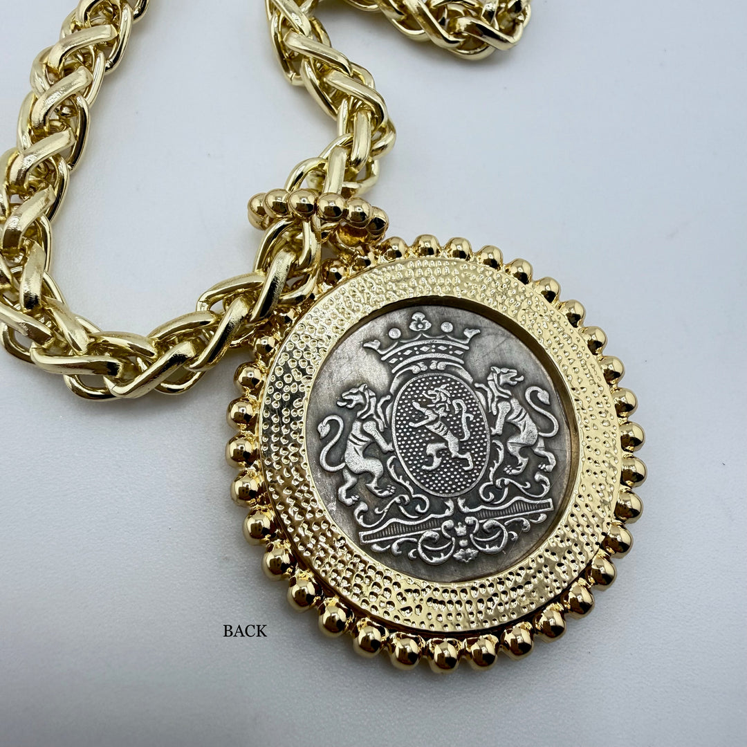 "Lucky Stride" – Horse &amp; Horseshoe Pendant Necklace on Gold Wheat Chain