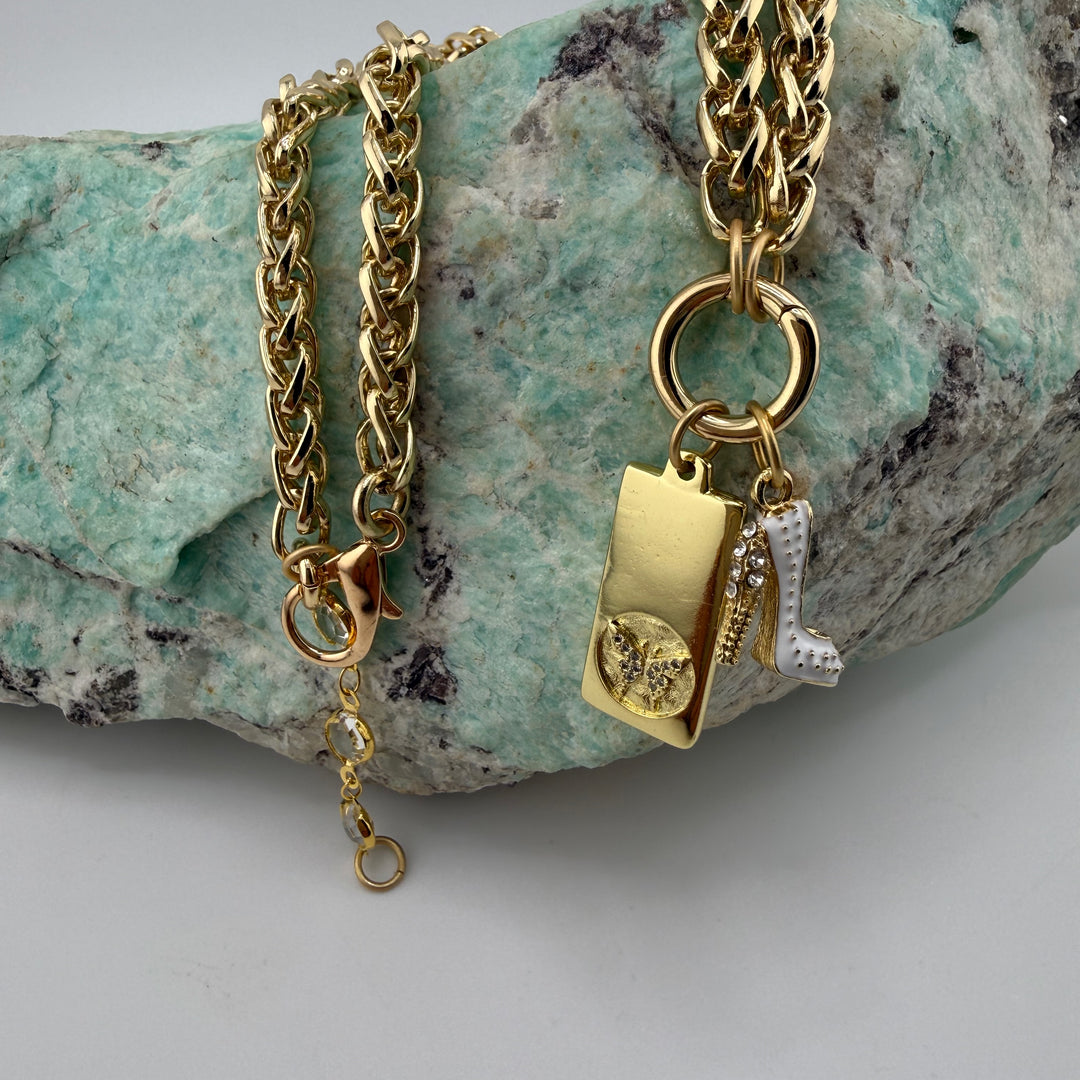“Dolly’s Things” – Butterfly &amp; Rhinestone Heel Charm Necklace