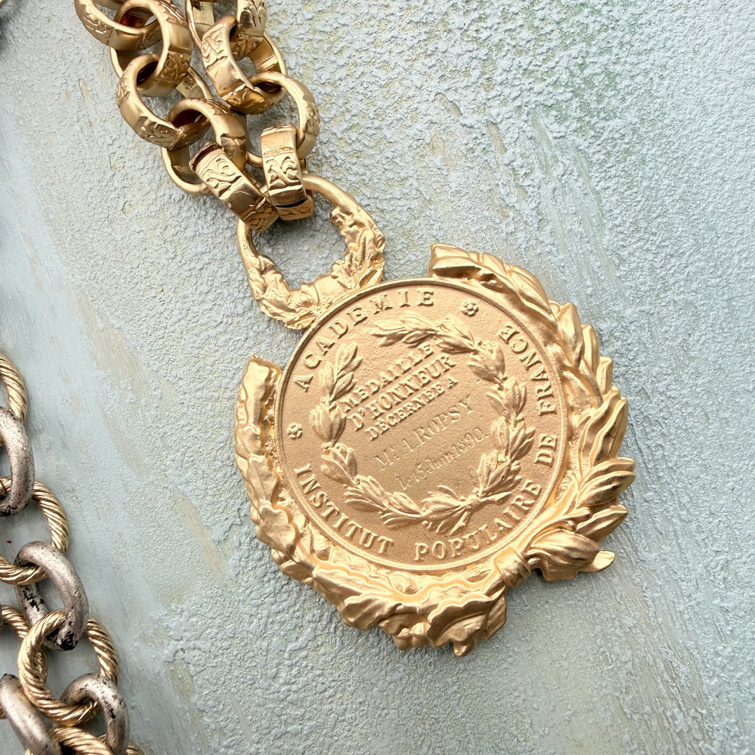 “Precious” – Three Graces Medal Necklace with Mixed-Link Chain
