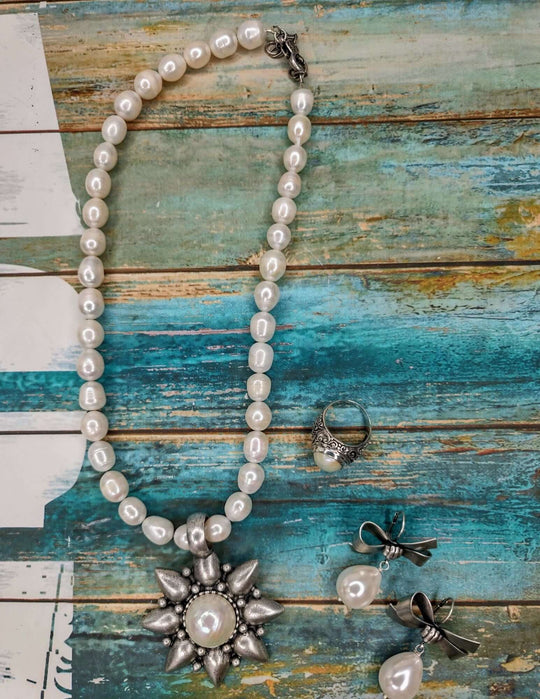 Pearl Necklace With Star Cast Pendant