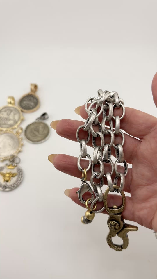 Thick Chain Necklace With Chunky Pendant